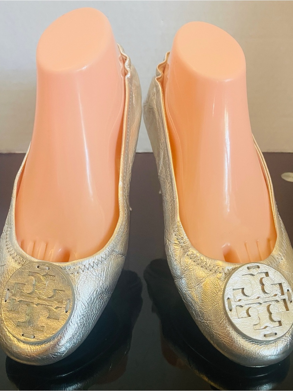 Tory Burch Metallic SilverLogo Leather Ballet Flats Size 9 M NWOB
